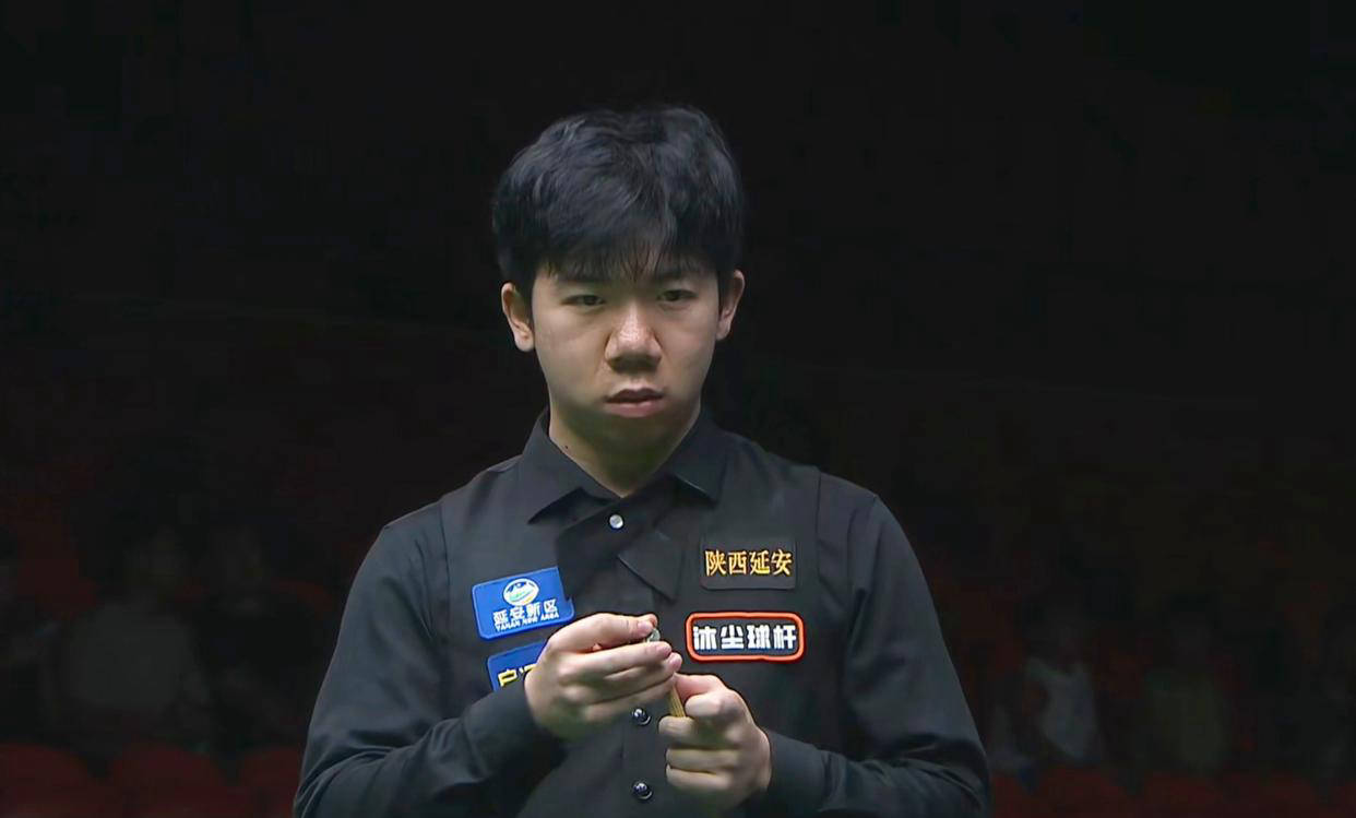 曼联在左后 曼联在左后